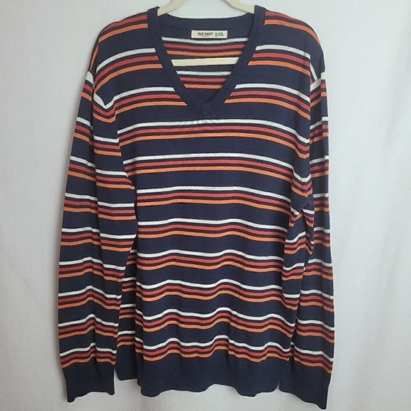 ♥Old navy sweater   - Picture 1 of 3